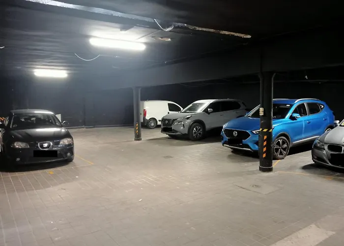 Life Gran Via - Tropical GardenHostal